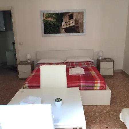 A Due Passi Da Giulietta-casa Capuleti